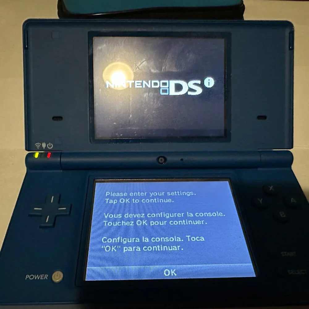 Nintendo DSi Matte Blue Console - Bundle